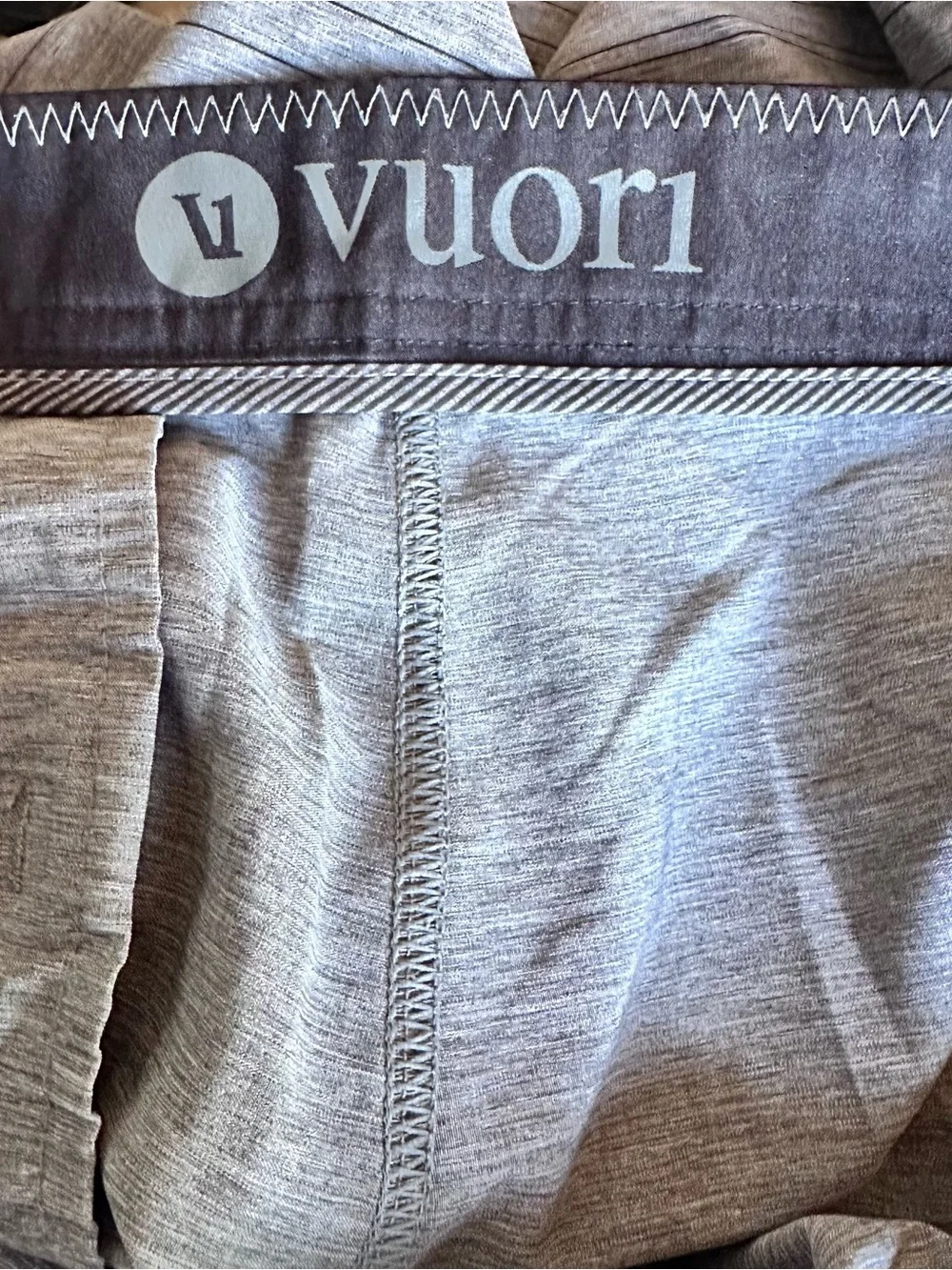 Vuori shorts gray